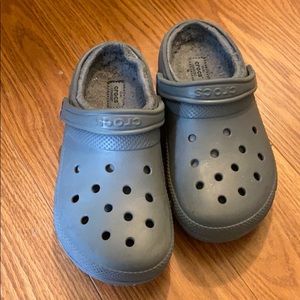 grey lined crocs